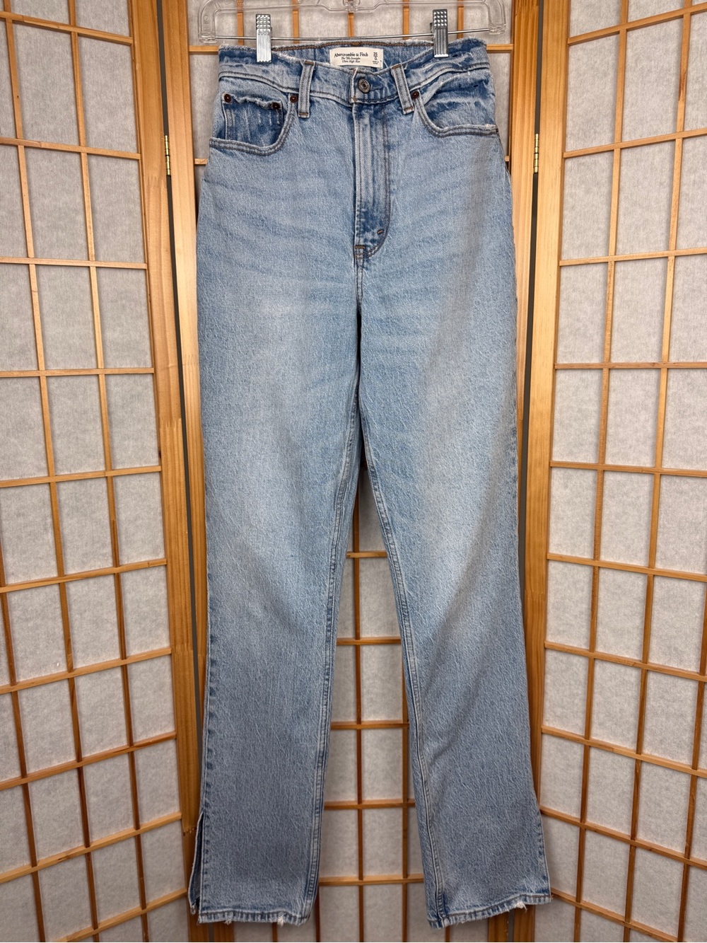Abercrombie & Fitch The 90s Straight Ultra High Rise Split Hem Jeans 25 0L Blue